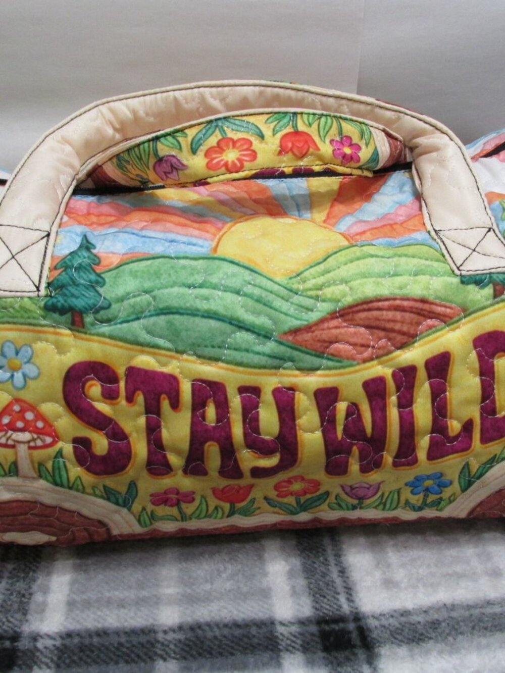 P3053-NEW Celestina Quilted Stay Wild VW Duffle
